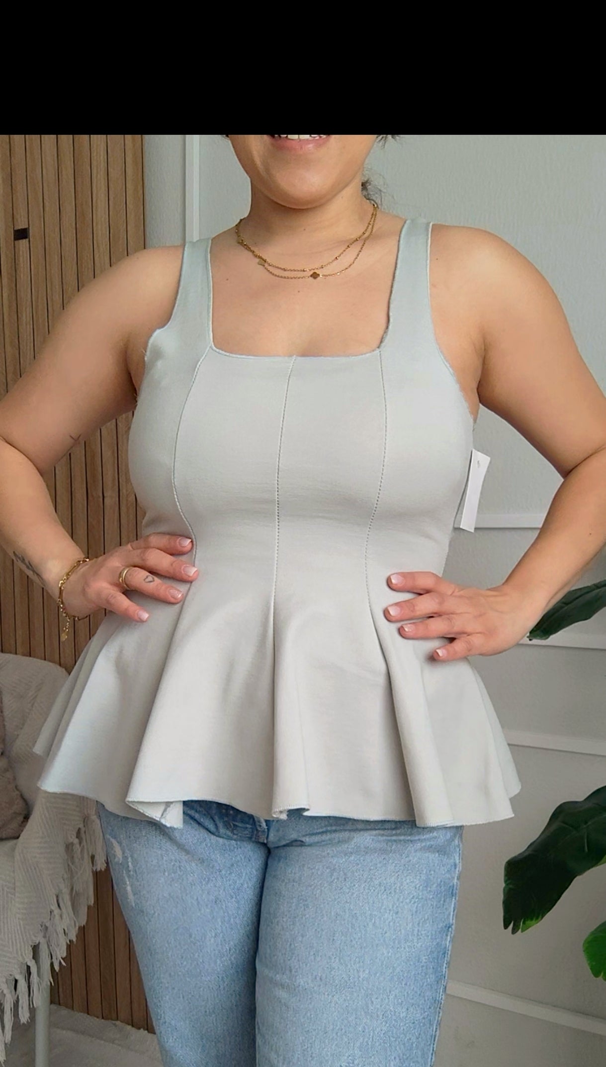 Blusa Peplum Estruturada – Elegância e Versatilidade